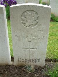 Etaples Military Cemetery - Patis, G